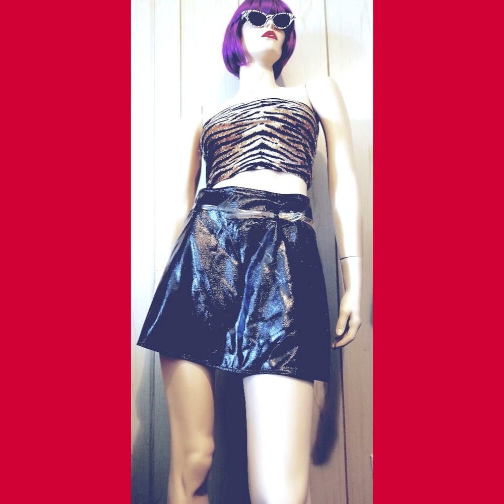 Vintage 90s Gothic Jet Black Shiny PVC Skater Mini Skirt w/belt!
